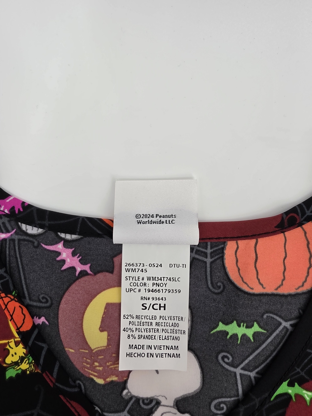 NWT Peanuts Halloween Snoopy Charlie Brown Scrub Medical Top V Neck S Pockets - Picture 2 of 10